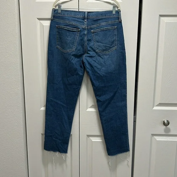 GAP Girlfriend Mid-Rise Medium Wash Denim Jeans Size 29/8R - Picture 7 of 9